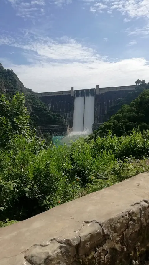 bhakra-nagal-dam-very-beautiful-emerged-nature-166982205